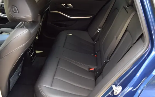 BMW Seria 3 320d xDrive Luxury Line sport