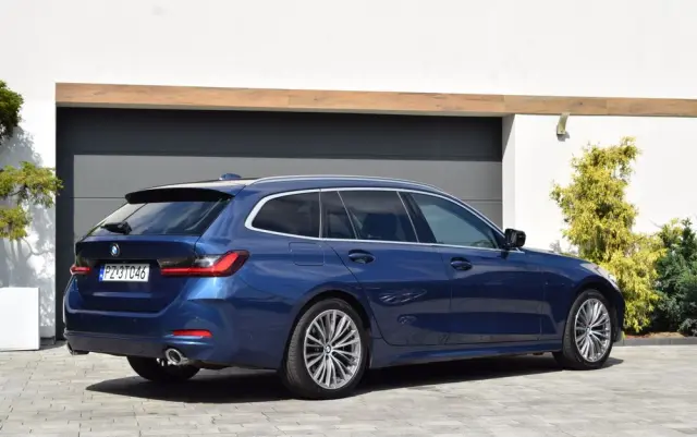 BMW Seria 3 320d xDrive Luxury Line sport