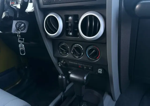 JEEP Wrangler Unlimited 3.8 Sahara