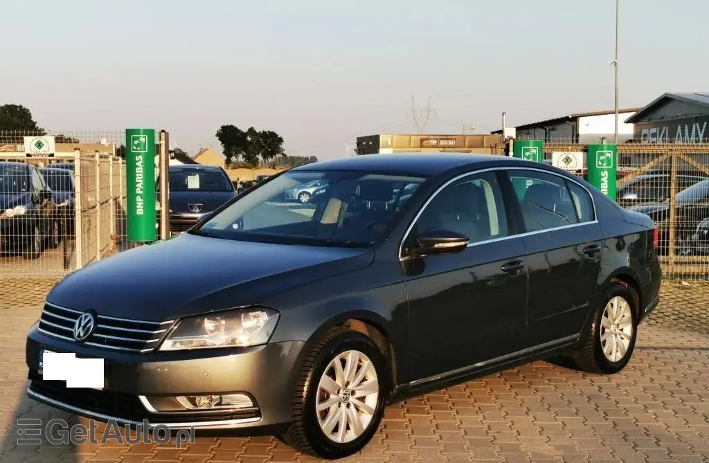 VOLKSWAGEN Passat 