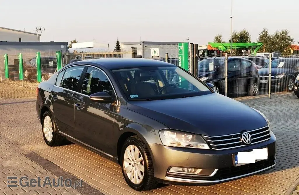 VOLKSWAGEN Passat 