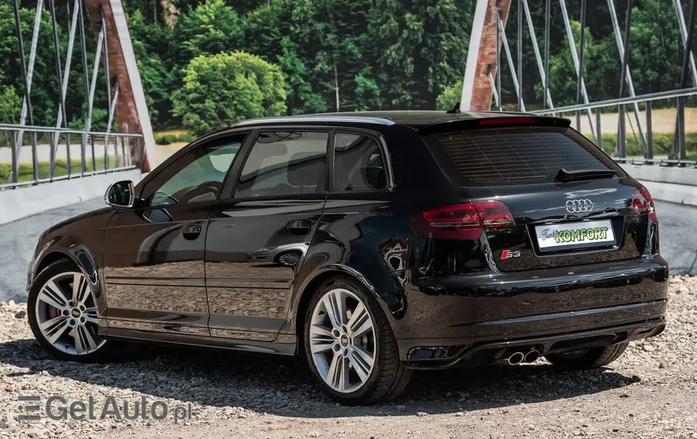AUDI S3 