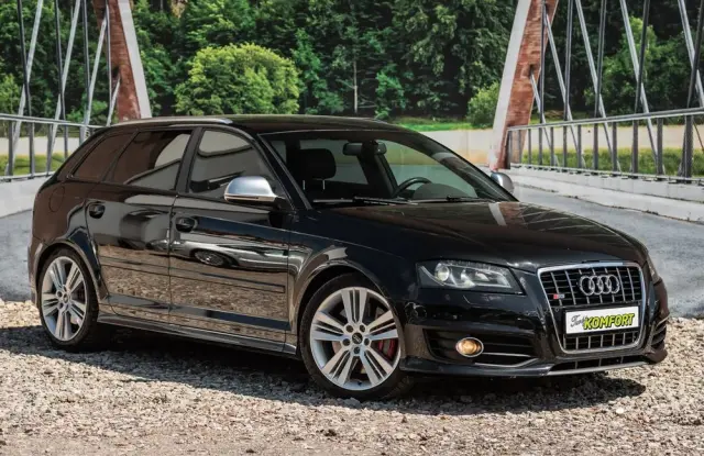 AUDI S3 
