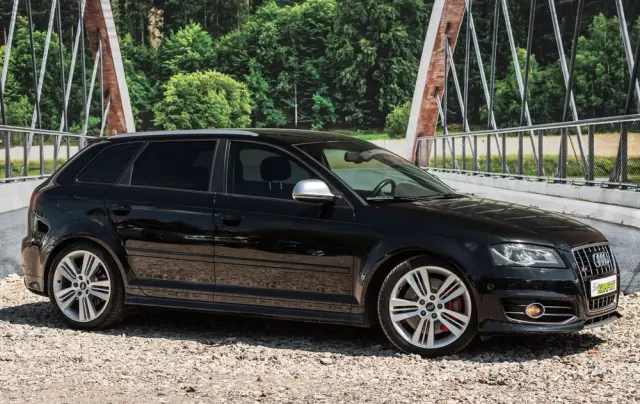 AUDI S3 