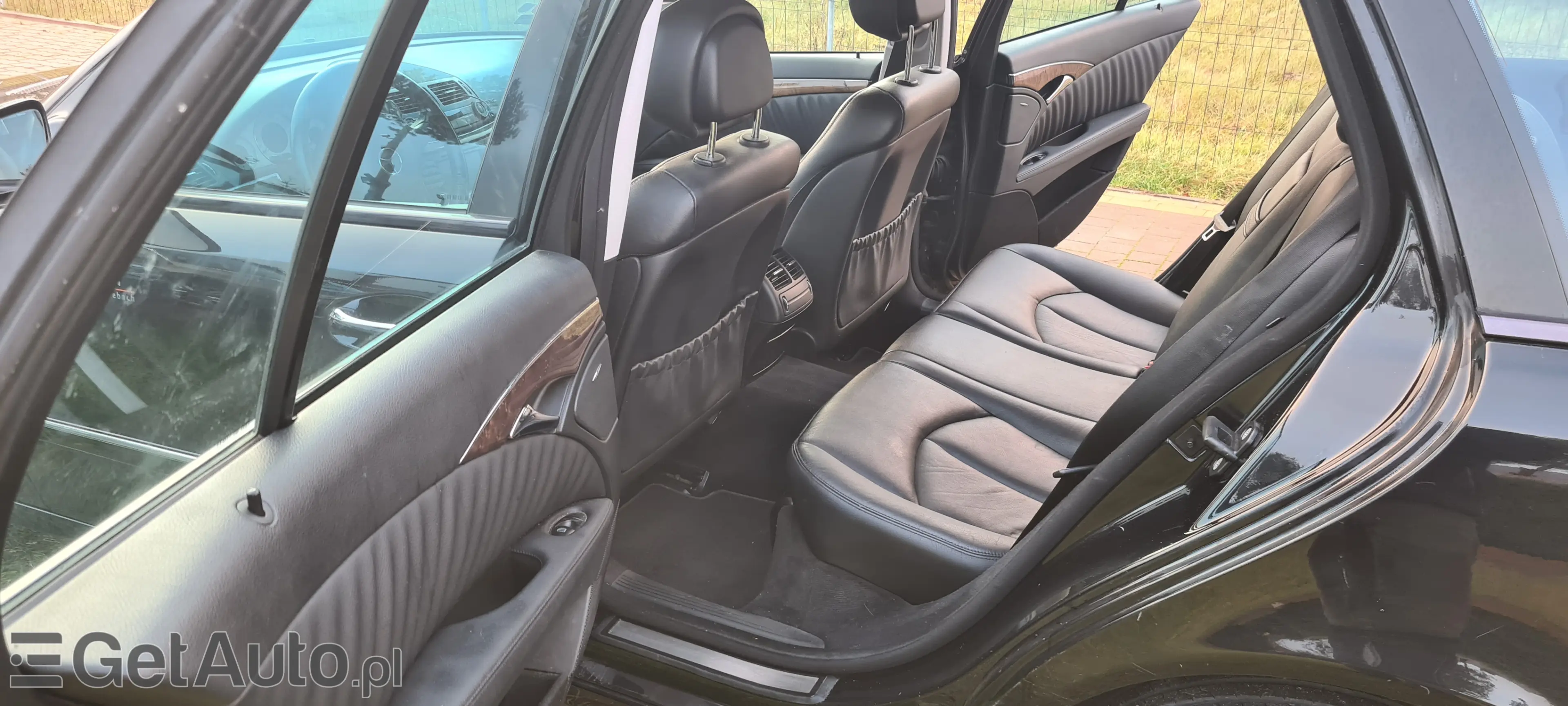 MERCEDES-BENZ E320 4matic