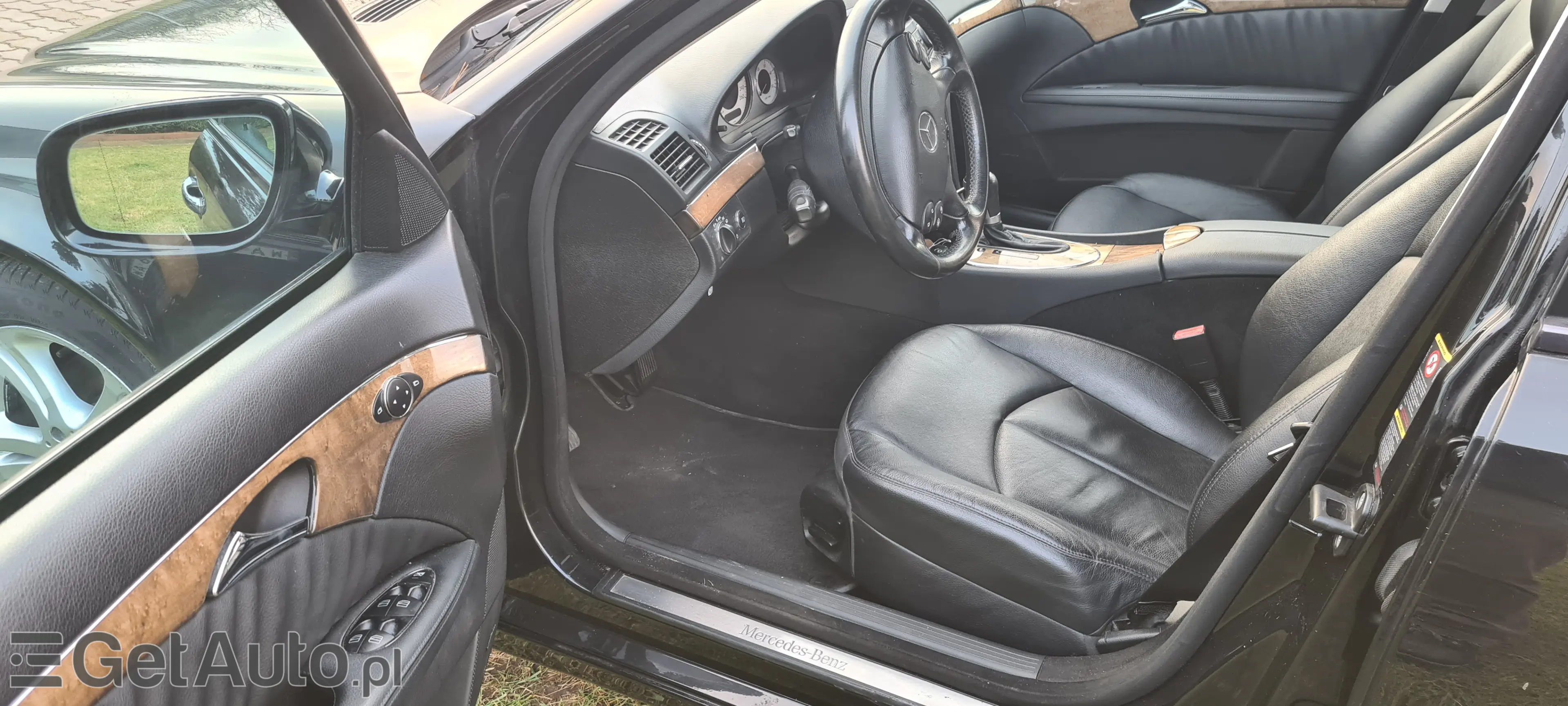 MERCEDES-BENZ E320 4matic