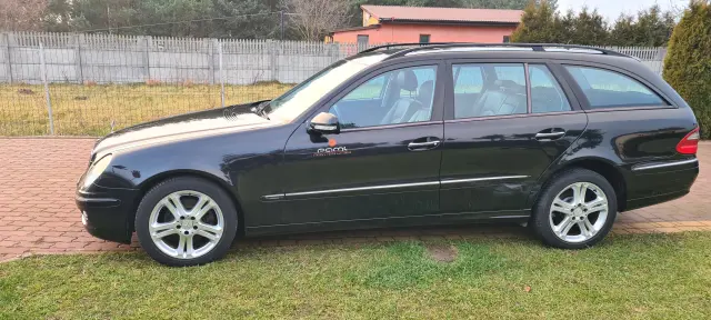 MERCEDES-BENZ E320 4matic
