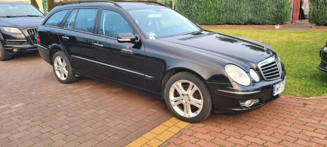 MERCEDES-BENZ E320 4matic