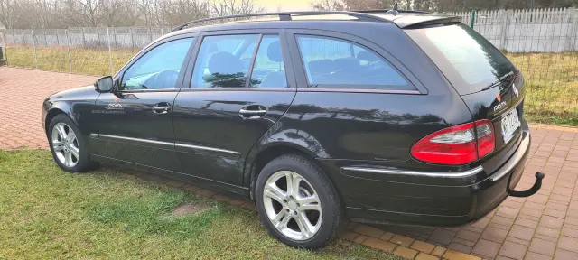MERCEDES-BENZ E320 4matic