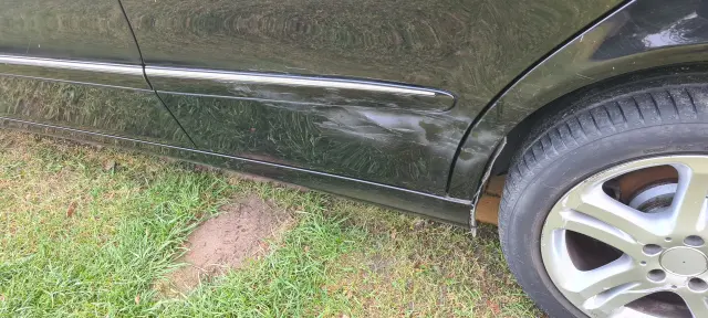 MERCEDES-BENZ E320 4matic