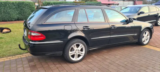MERCEDES-BENZ E320 4matic
