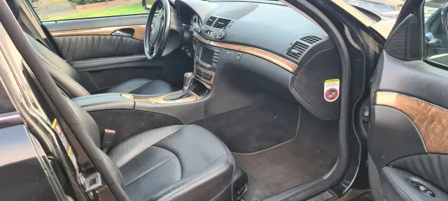 MERCEDES-BENZ E320 4matic