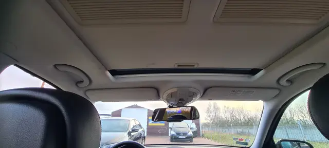 MERCEDES-BENZ E320 4matic