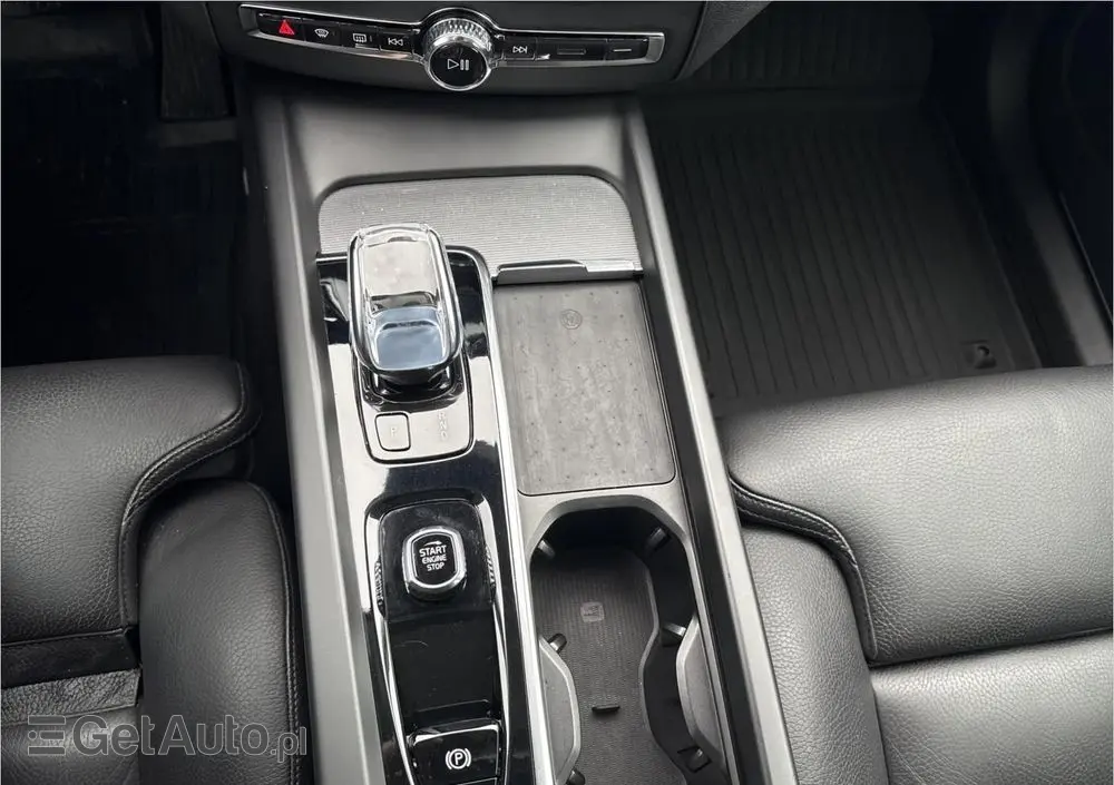 VOLVO XC 60 B4 D Plus Bright