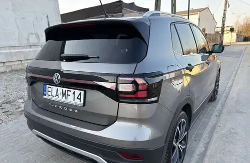 VOLKSWAGEN T-Cross 
