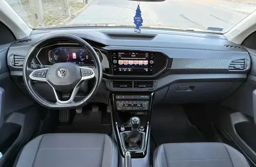 VOLKSWAGEN T-Cross 