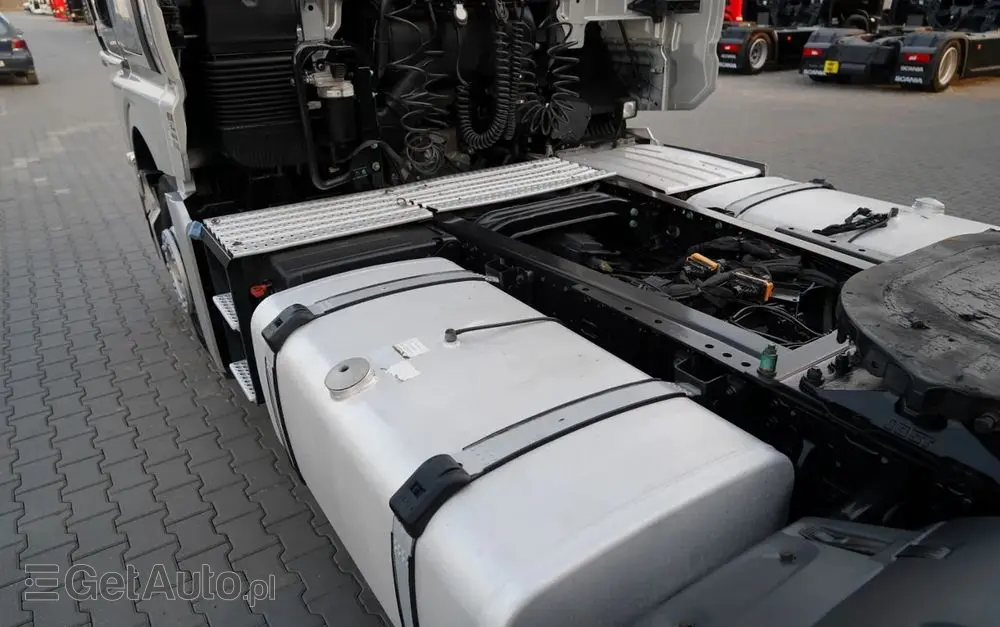 MAN TGX 18.510 / GX / MEGA  / LOW DECK / NAVI RIO 