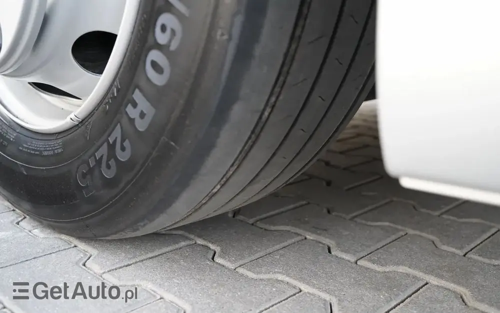 MAN TGX 18.510 / GX / MEGA  / LOW DECK / NAVI RIO 