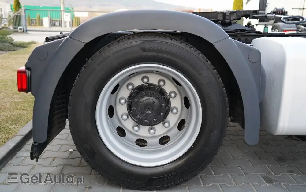 MAN TGX 18.510 / GX / MEGA  / LOW DECK / NAVI RIO 