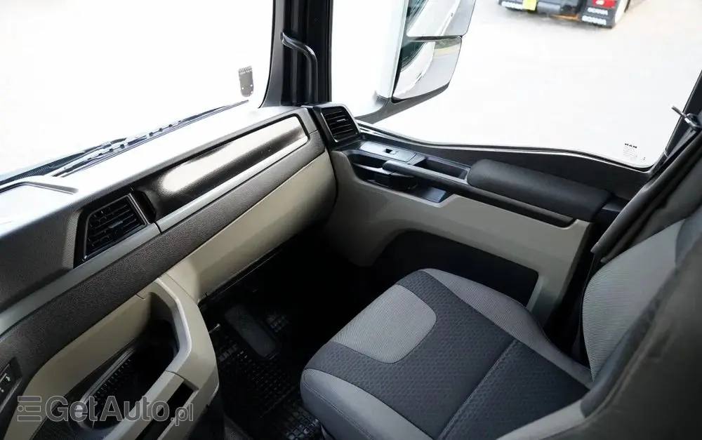 MAN TGX 18.510 / GX / MEGA  / LOW DECK / NAVI RIO 