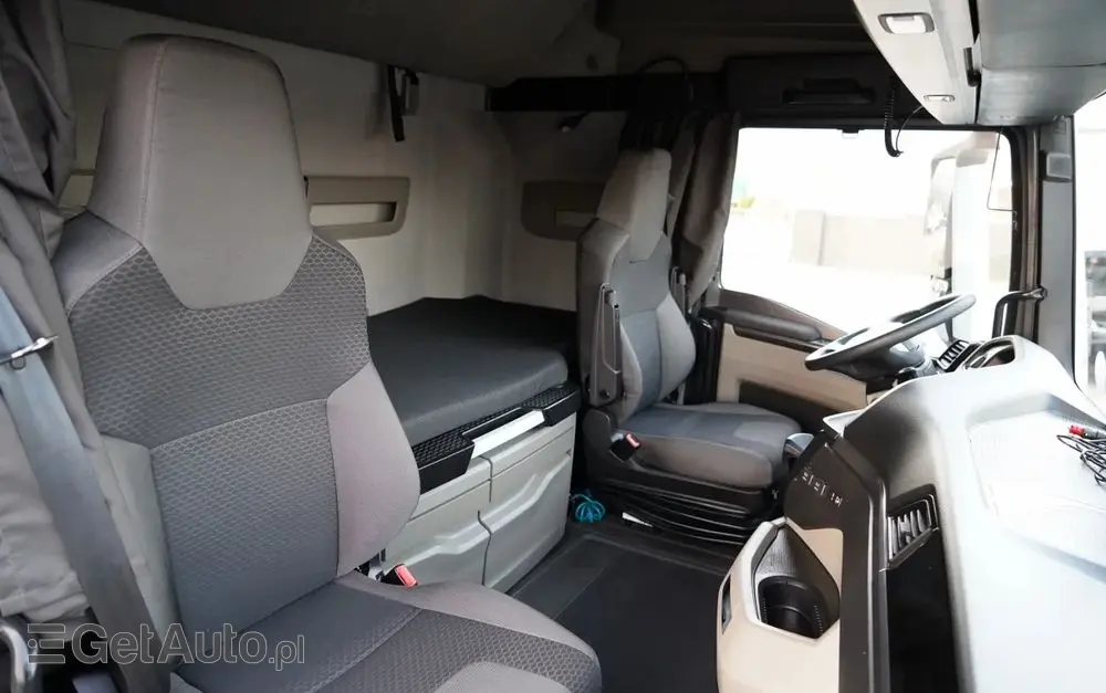 MAN TGX 18.510 / GX / MEGA  / LOW DECK / NAVI RIO 