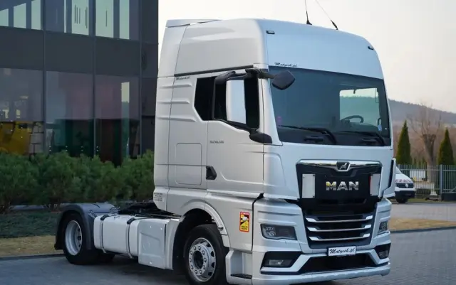 MAN TGX 18.510 / GX / MEGA  / LOW DECK / NAVI RIO 