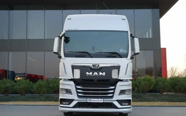 MAN TGX 18.510 / GX / MEGA  / LOW DECK / NAVI RIO 