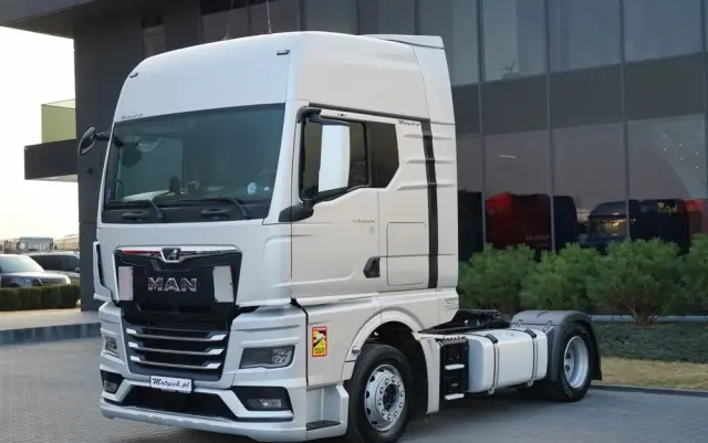 MAN TGX 18.510 / GX / MEGA  / LOW DECK / NAVI RIO 
