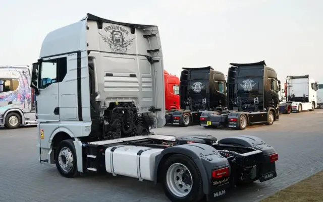 MAN TGX 18.510 / GX / MEGA  / LOW DECK / NAVI RIO 