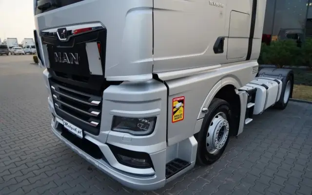 MAN TGX 18.510 / GX / MEGA  / LOW DECK / NAVI RIO 