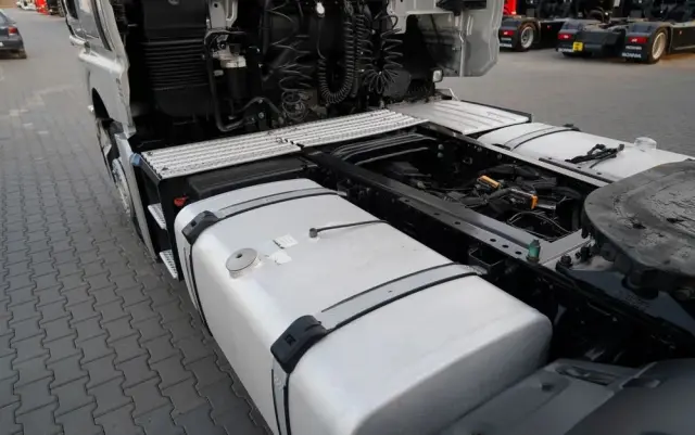 MAN TGX 18.510 / GX / MEGA  / LOW DECK / NAVI RIO 