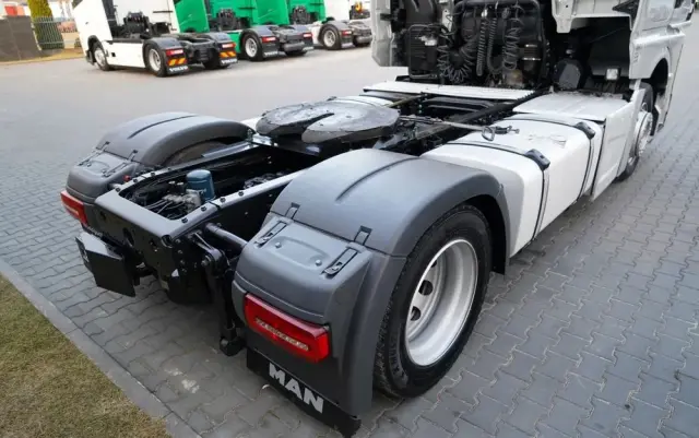 MAN TGX 18.510 / GX / MEGA  / LOW DECK / NAVI RIO 