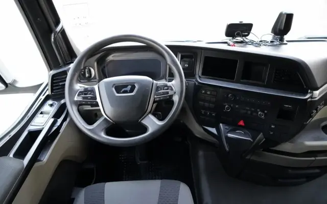 MAN TGX 18.510 / GX / MEGA  / LOW DECK / NAVI RIO 