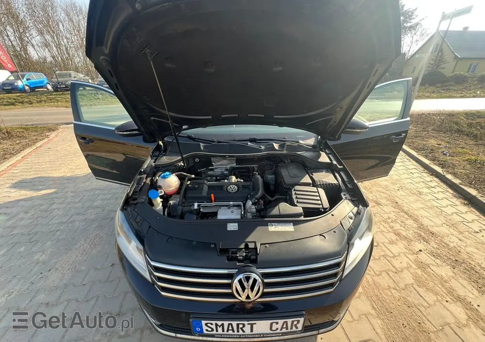 VOLKSWAGEN Passat 
