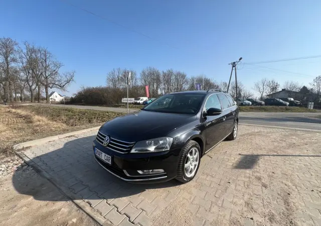 VOLKSWAGEN Passat 