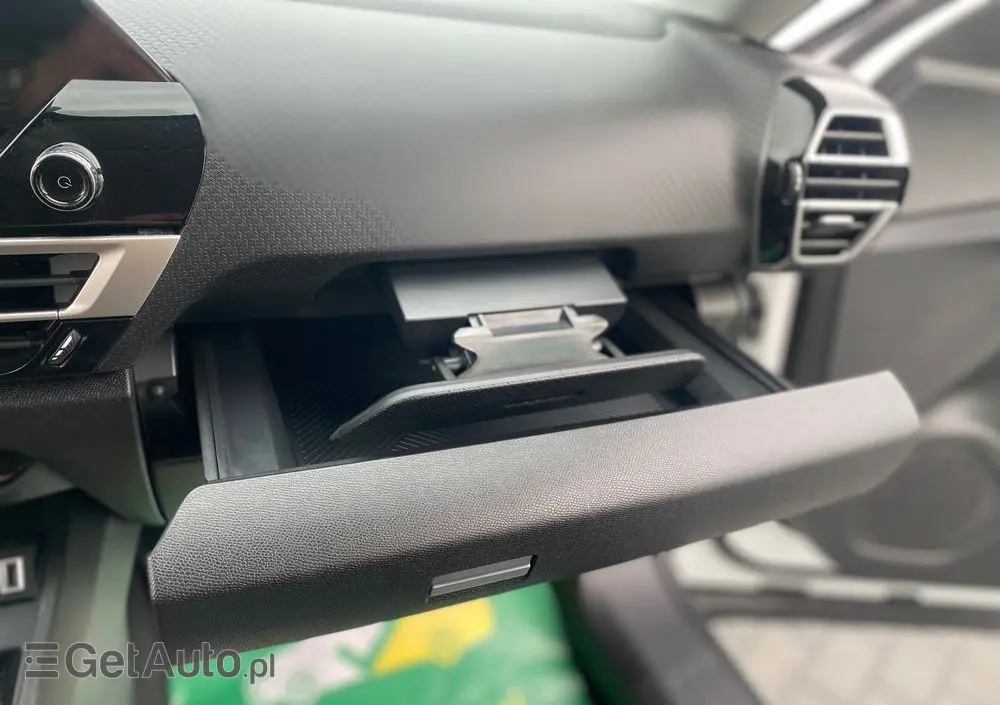 CITROËN C4 1.2 PureTech C-Series S&S EAT8