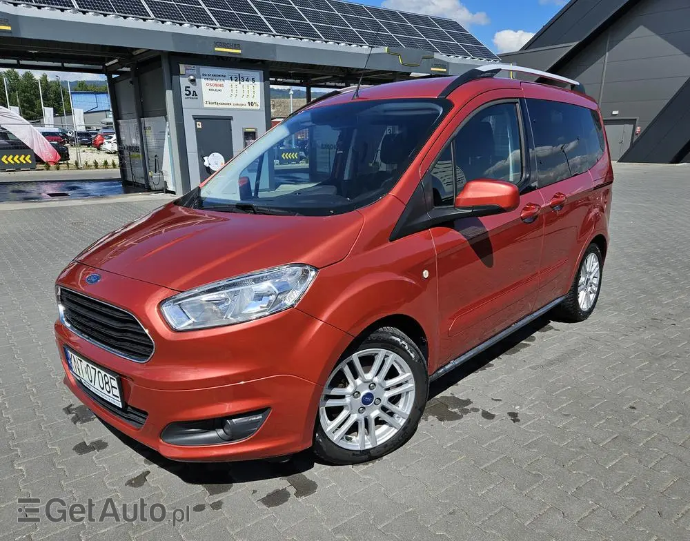 FORD Tourneo Courier 1.0 EcoBoost S&S Titanium