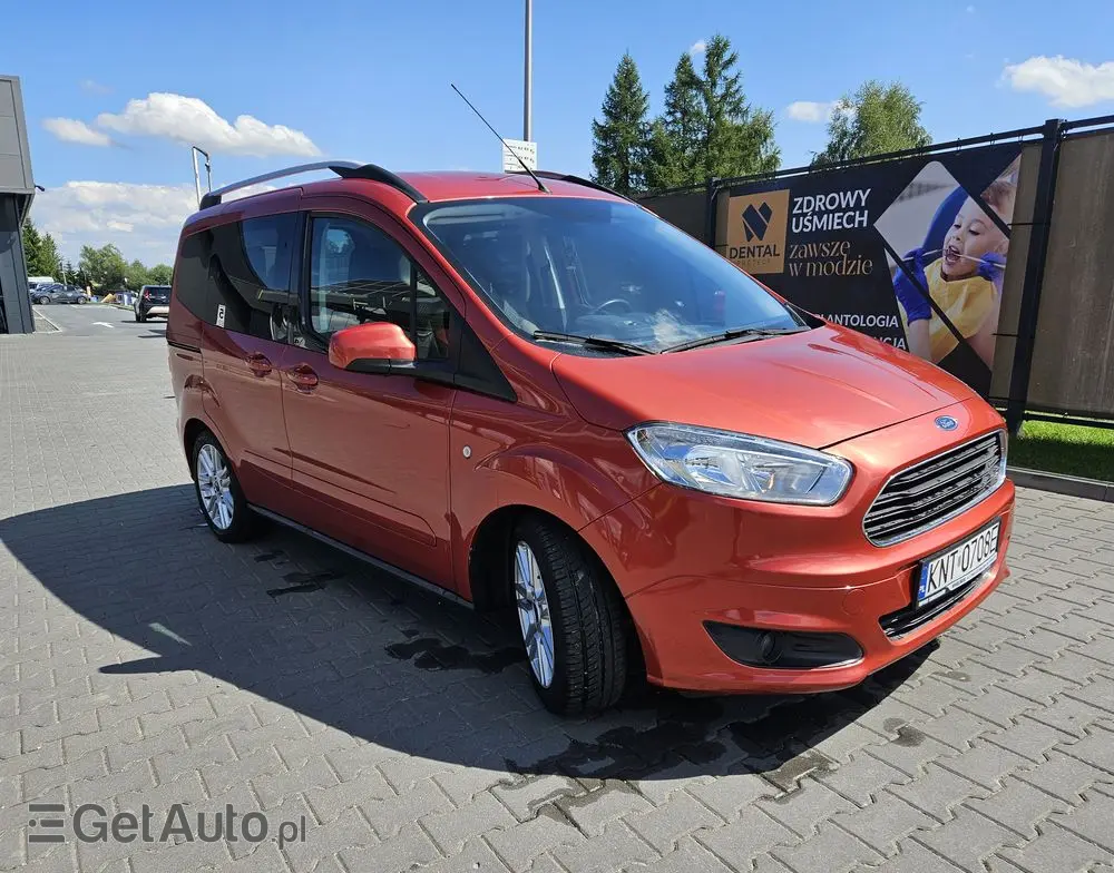 FORD Tourneo Courier 1.0 EcoBoost S&S Titanium