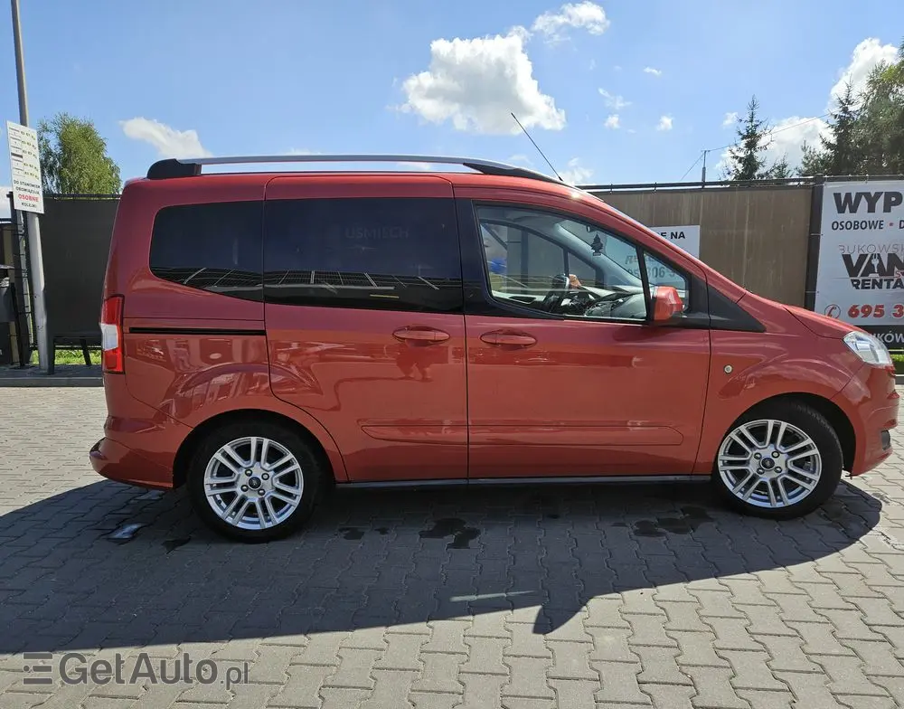 FORD Tourneo Courier 1.0 EcoBoost S&S Titanium