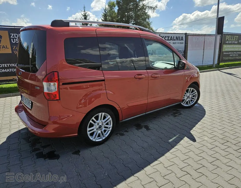 FORD Tourneo Courier 1.0 EcoBoost S&S Titanium