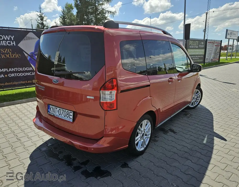 FORD Tourneo Courier 1.0 EcoBoost S&S Titanium