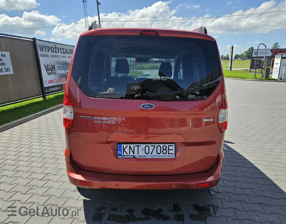 FORD Tourneo Courier 1.0 EcoBoost S&S Titanium