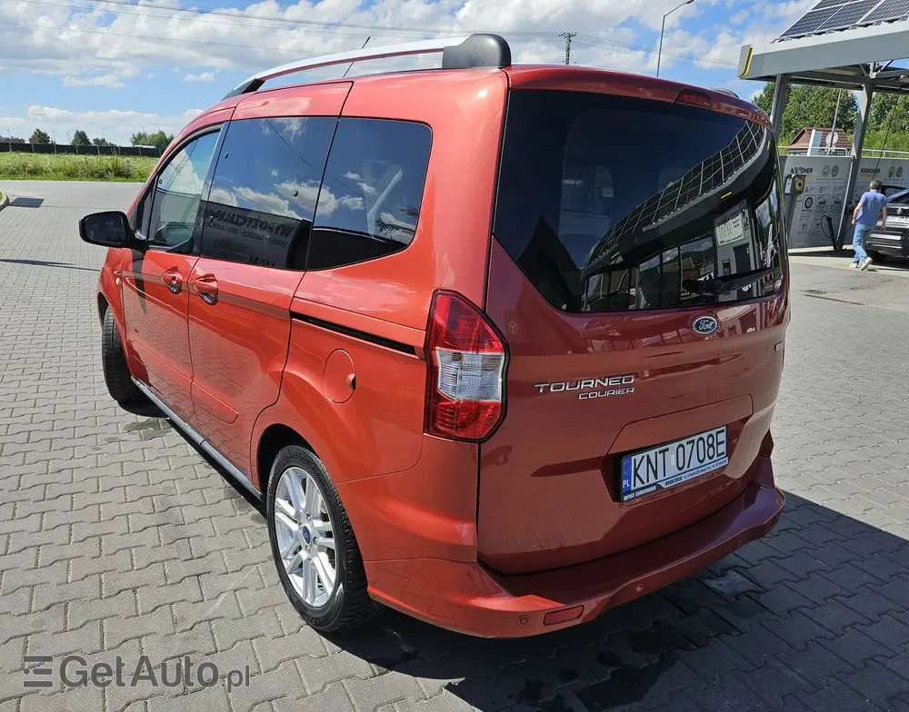 FORD Tourneo Courier 1.0 EcoBoost S&S Titanium