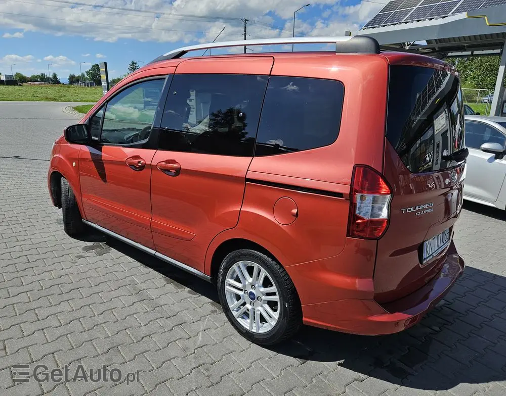 FORD Tourneo Courier 1.0 EcoBoost S&S Titanium