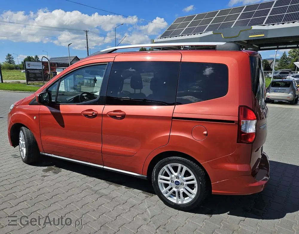 FORD Tourneo Courier 1.0 EcoBoost S&S Titanium