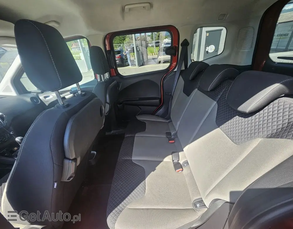 FORD Tourneo Courier 1.0 EcoBoost S&S Titanium