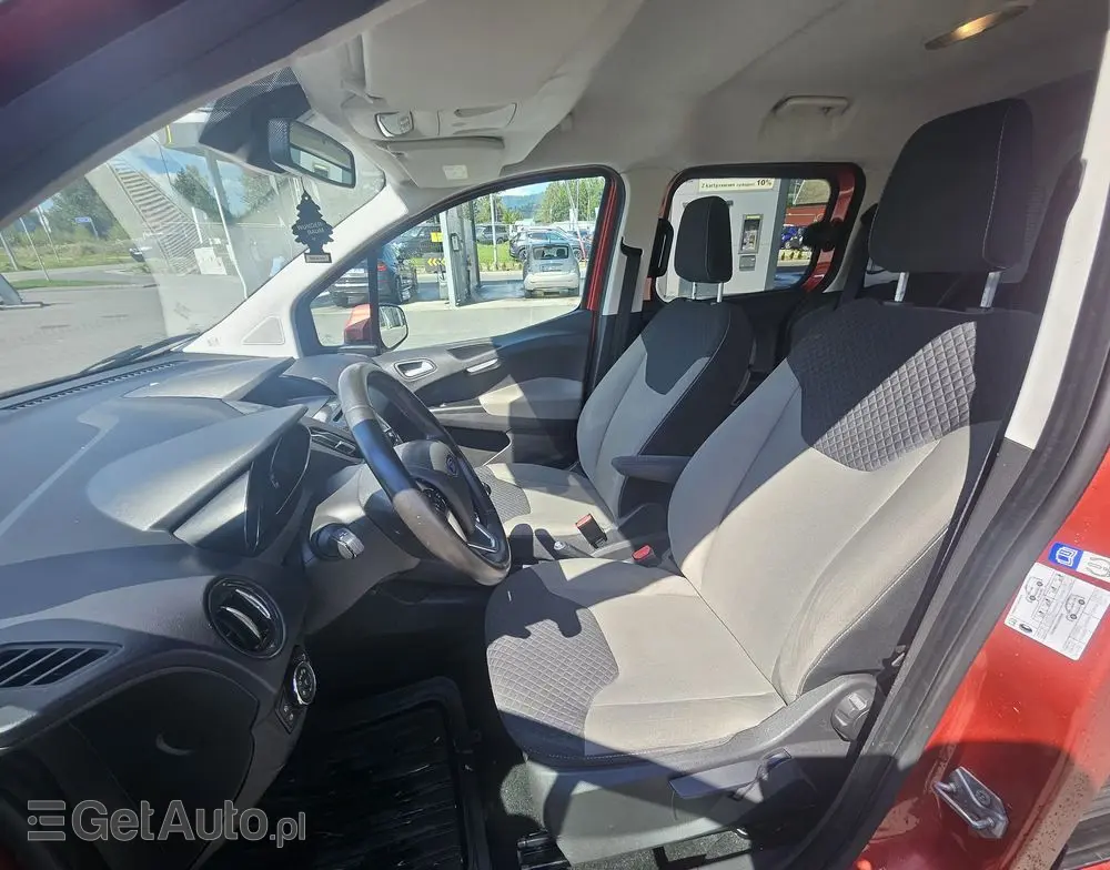 FORD Tourneo Courier 1.0 EcoBoost S&S Titanium