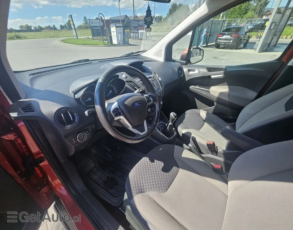 FORD Tourneo Courier 1.0 EcoBoost S&S Titanium