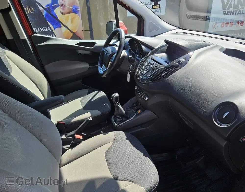 FORD Tourneo Courier 1.0 EcoBoost S&S Titanium