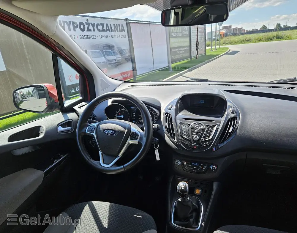 FORD Tourneo Courier 1.0 EcoBoost S&S Titanium